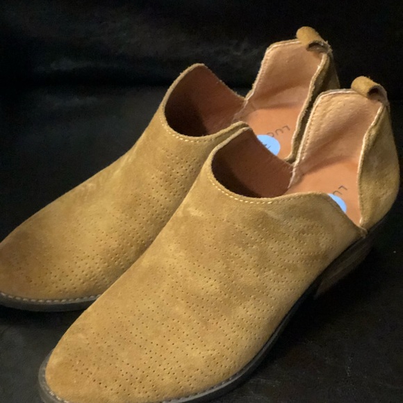 Lucky Brand Basel Gold Brown Perforated Pull On Ankle Boots Size 7.5 - Picture 4 of 8